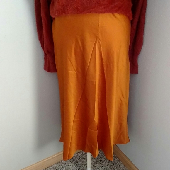 Express faux silk skirt - Picture 3 of 6